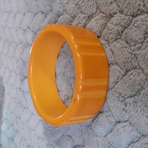 Vintage 1" wide Carved Butterscotch Bakelite Bracelet